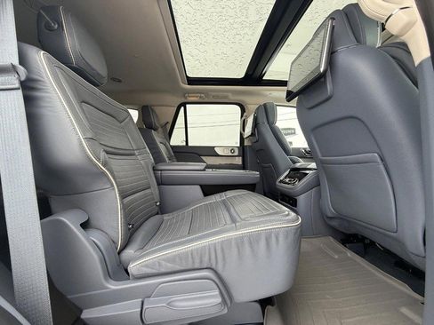 Used 2020 Lincoln Navigator Black Label image 8