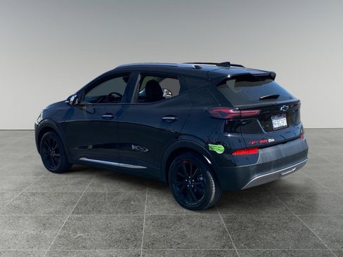 Used 2023 Chevrolet Bolt EUV Premier w/ Sun & Sound Package FWD image 3