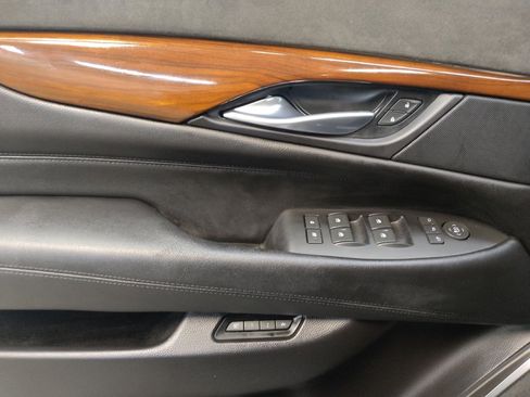 Used 2017 Cadillac Escalade ESV Premium Luxury image 27