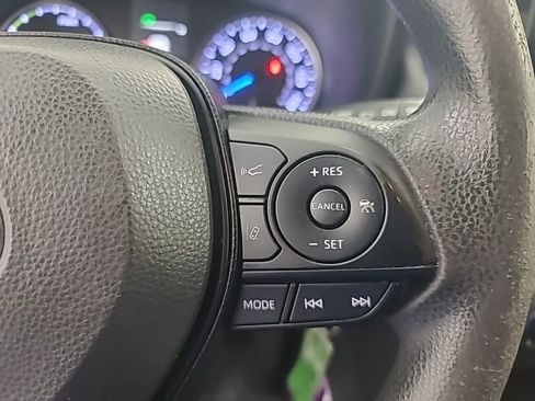 Used 2019 Toyota RAV4 LE w/ Carpet Mat Package AWD/4WD image 29
