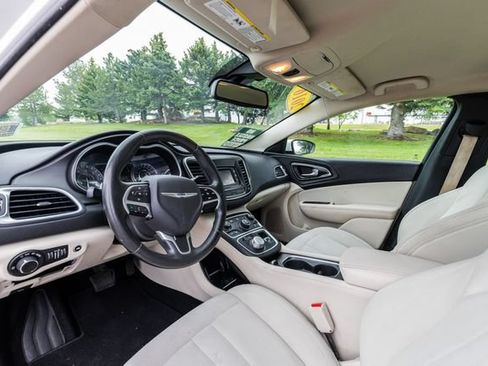 Used 2016 Chrysler 200 Limited w/ Convenience Group FWD image 9