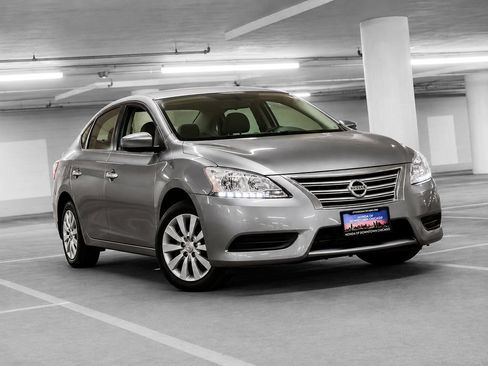 Used 2015 Nissan Sentra SV w/ Cold Weather Package FWD image 4
