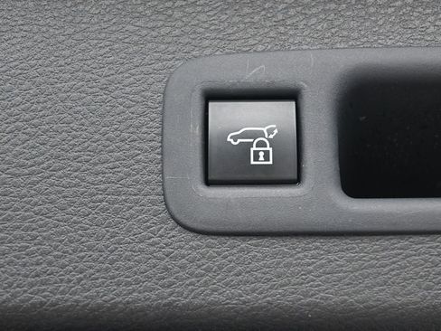 Certified 2025 Toyota Sienna XSE w/ XSE Plus Package image 35