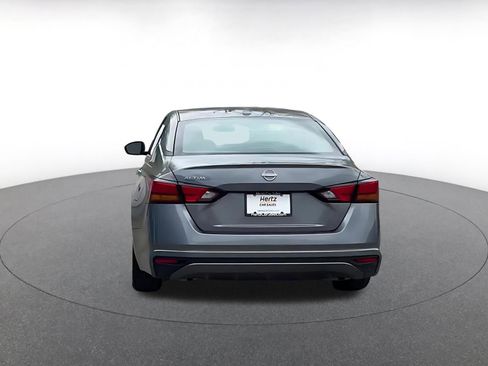 Used 2025 Nissan Altima 2.5 SV image 12