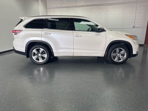 Used 2015 Toyota Highlander Limited image 3