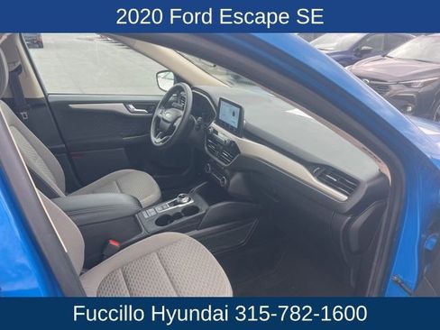 Used 2020 Ford Escape SE image 11