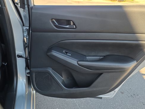 Used 2024 Nissan Altima 2.5 SV image 25