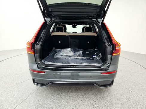 New 2026 Volvo XC60 B5 Core w/ Climate Package image 13