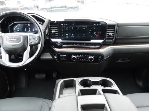 Used 2024 GMC Sierra 2500 SLE image 44