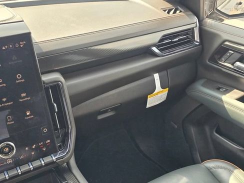 Used 2026 GMC Yukon AT4 AWD/4WD image 22
