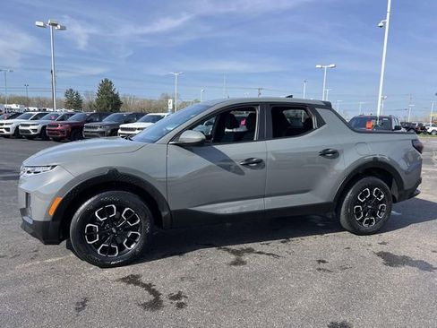 Used 2023 Hyundai Santa Cruz SE AWD/4WD image 3