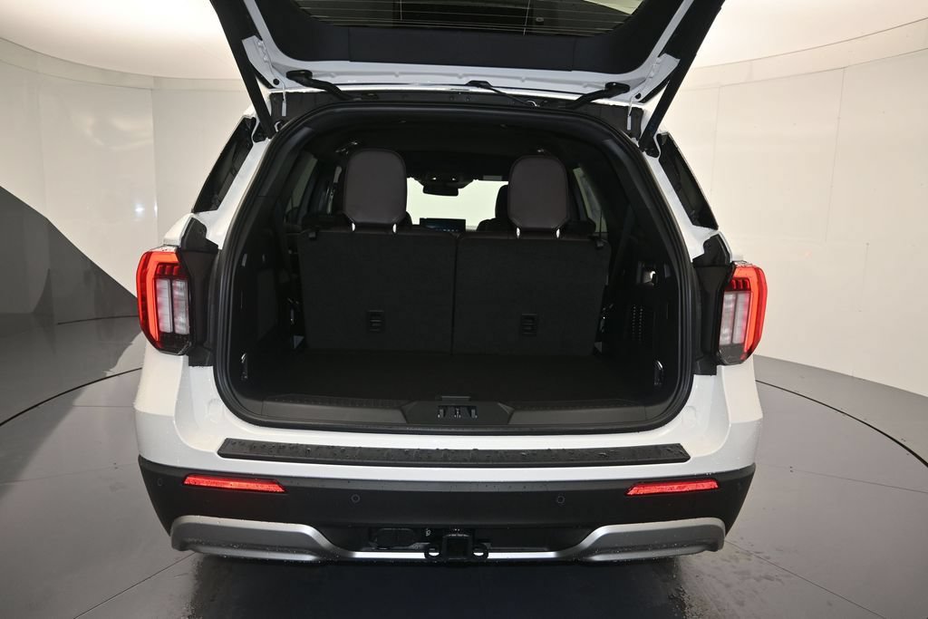 New 2026 Ford Explorer Platinum RWD image 25