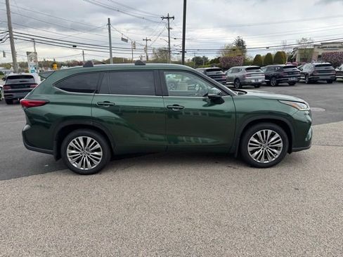 Used 2023 Toyota Highlander Platinum AWD/4WD image 14