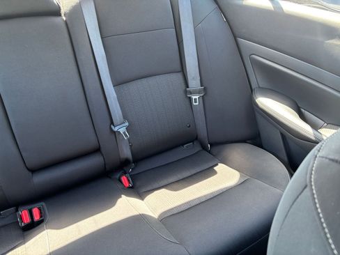 Used 2025 Nissan Altima 2.5 SV FWD image 37