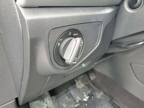 Used 2023 Volkswagen Atlas Cross Sport SE image 10