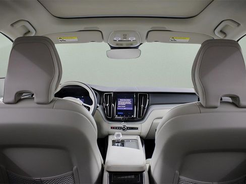 New 2025 Volvo XC60 B5 Ultra w/ Protection Package Premier image 11