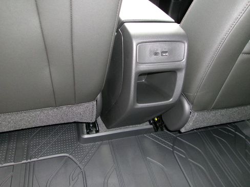 New 2026 Chevrolet Trax RS w/ Sunroof Package image 13