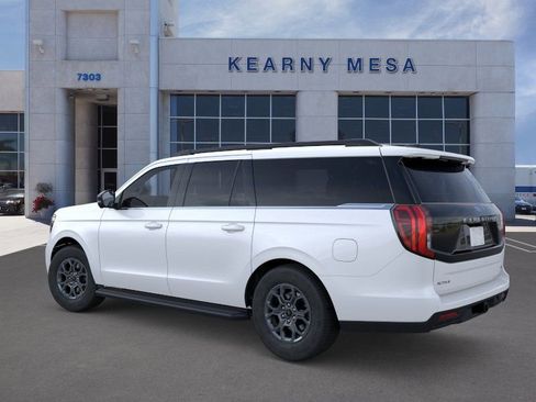 New 2026 Ford Expedition Max Active RWD image 4