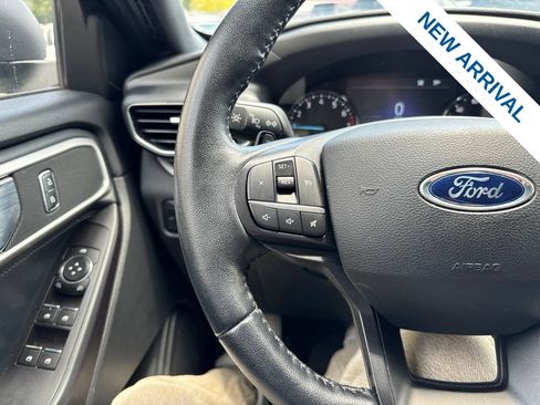 Used 2020 Ford Explorer XLT w/ Equipment Group 202A AWD/4WD image 22