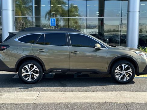 Certified 2022 Subaru Outback Limited AWD/4WD image 3