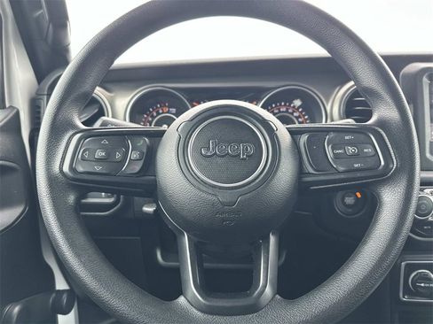 Used 2023 Jeep Gladiator Sport w/ Trailer Tow Package image 19