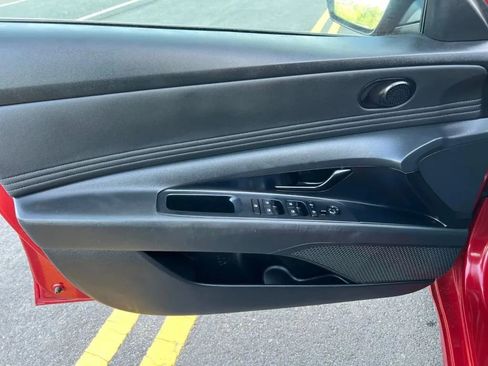 Used 2025 Hyundai Elantra Sport FWD image 18