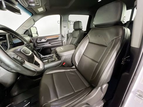 Used 2025 GMC Sierra 3500 Denali AWD/4WD image 23