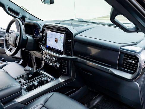 Used 2025 Ford F150 Lariat w/ Equipment Group 501A Mid image 18