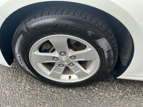 Used 2015 Chevrolet Malibu LT image 13