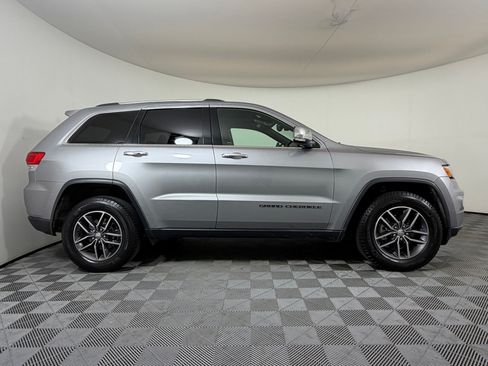 Used 2017 Jeep Grand Cherokee Limited AWD/4WD image 8