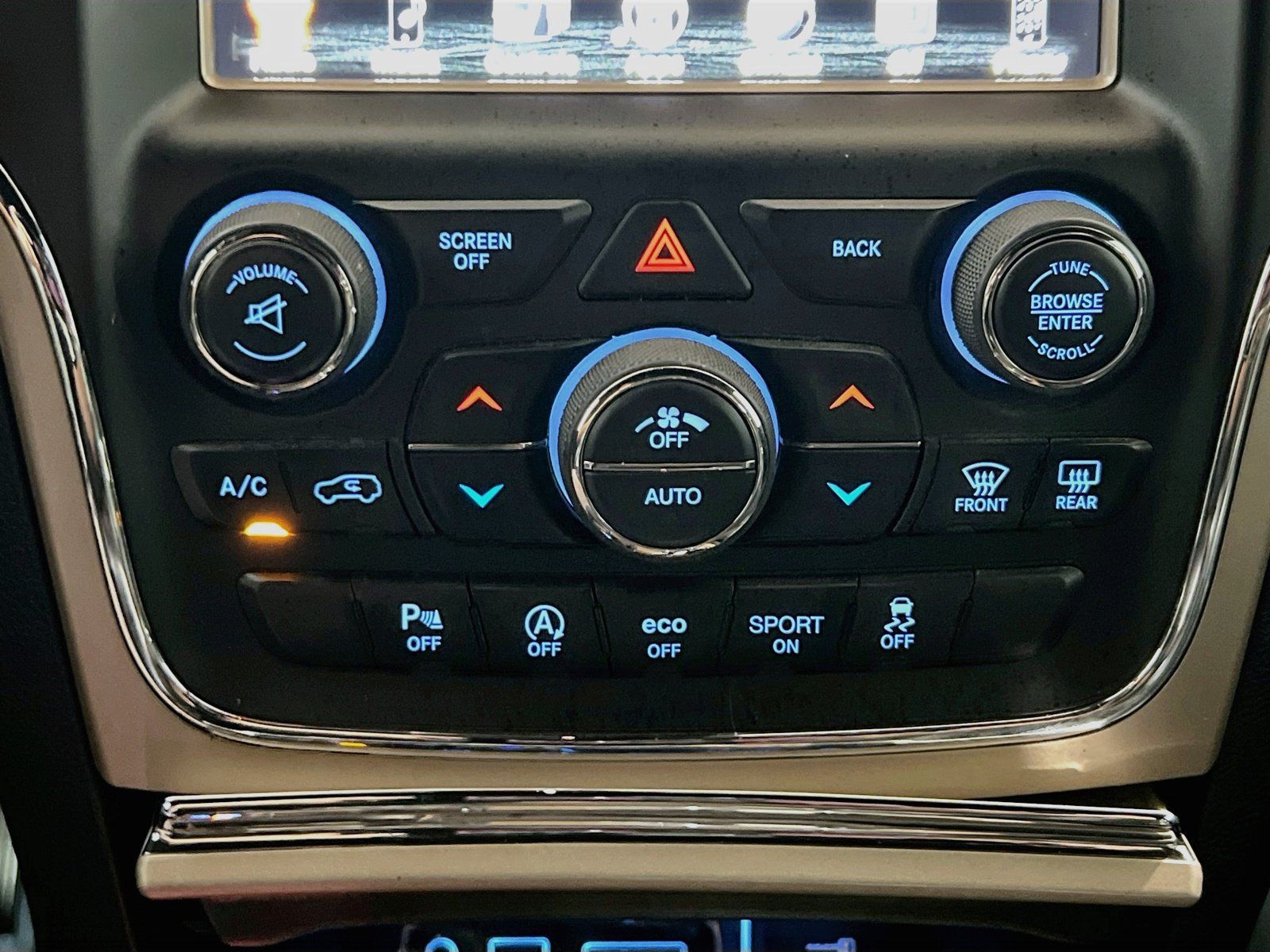 Used 2017 Jeep Grand Cherokee Limited RWD image 11