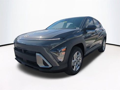 New 2026 Hyundai Kona SE image 9