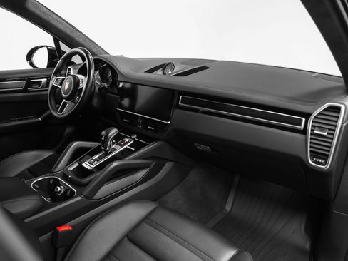 Certified 2021 Porsche Cayenne GTS AWD/4WD image 25