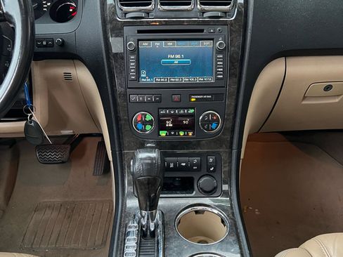 Used 2012 GMC Acadia Denali image 14