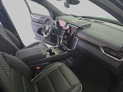 New 2025 GMC Acadia Denali w/ LPO, All-Weather Package FWD image 11
