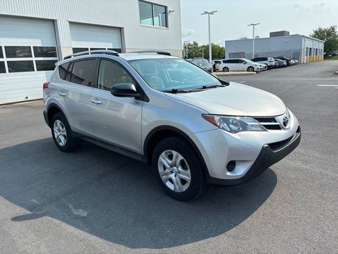 Used 2013 Toyota RAV4 LE AWD/4WD image 2