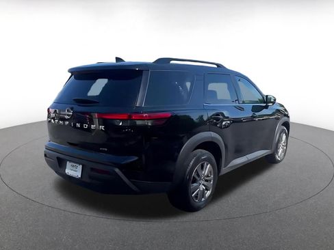 Used 2025 Nissan Pathfinder SV image 12
