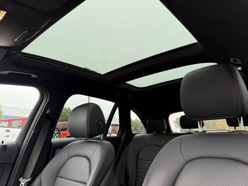 Certified 2022 Mercedes-Benz GLC 300 image 2