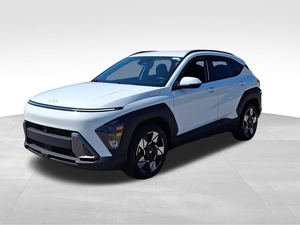 Used 2024 Hyundai Kona SEL w/ Convenience Package FWD image 3