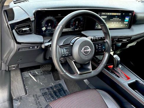 Certified 2025 Nissan Kicks SR FWD image 13