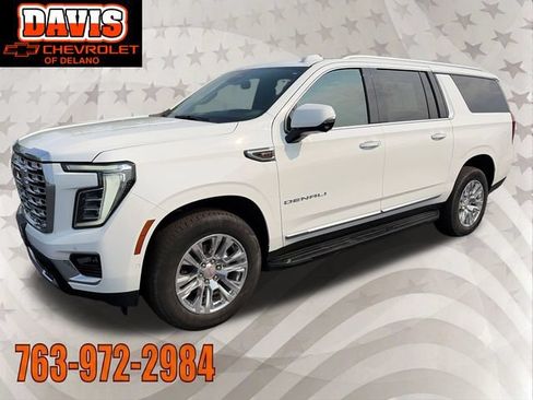 Used 2025 GMC Yukon XL Denali AWD/4WD image 4