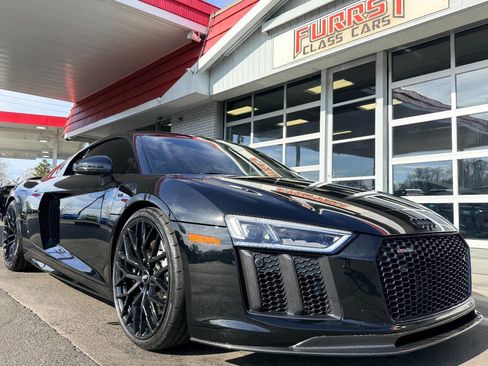 Used 2018 Audi R8 V10 w/ Black Optic Package image 15