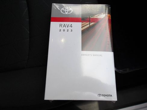 Used 2023 Toyota RAV4 XLE FWD image 28