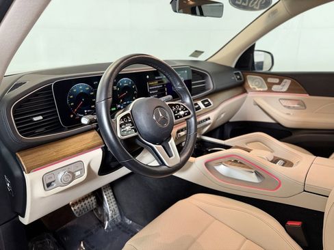 Used 2022 Mercedes-Benz GLS 450 4MATIC image 13