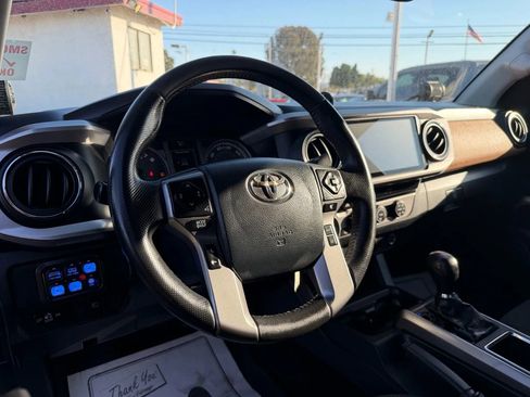 Used 2019 Toyota Tacoma SR5 image 11