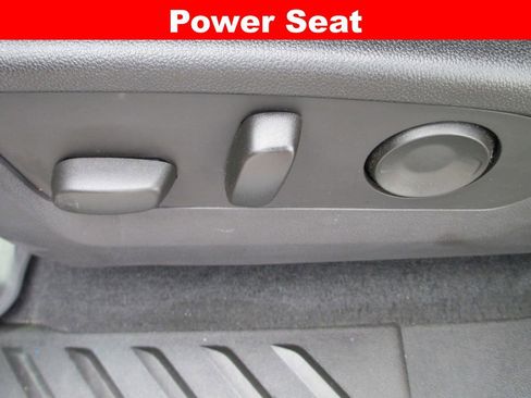 Used 2024 Chevrolet Colorado Z71 w/ Z71 Convenience Package 2 image 26