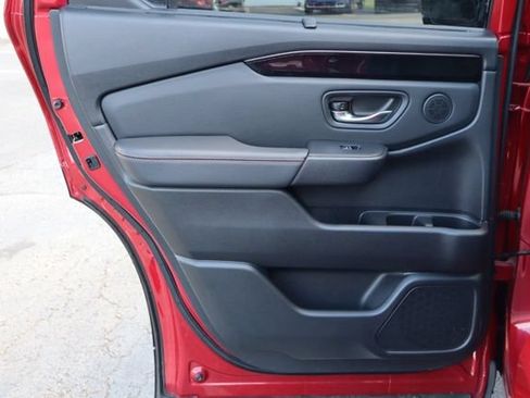 Used 2024 Honda Pilot TrailSport image 35