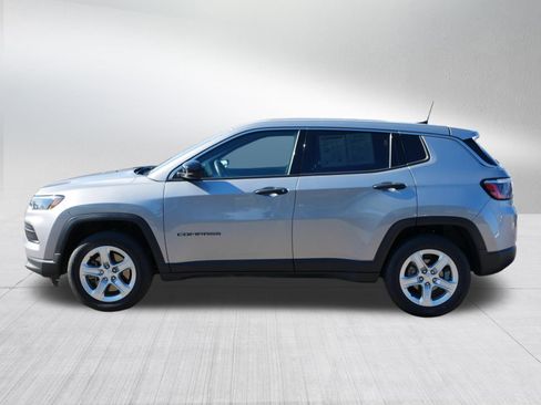 Used 2023 Jeep Compass Sport image 4