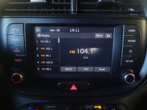 Used 2020 Kia Soul S FWD image 25
