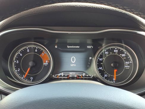 Used 2019 Jeep Cherokee Trailhawk w/ Cold Weather Group AWD/4WD image 17
